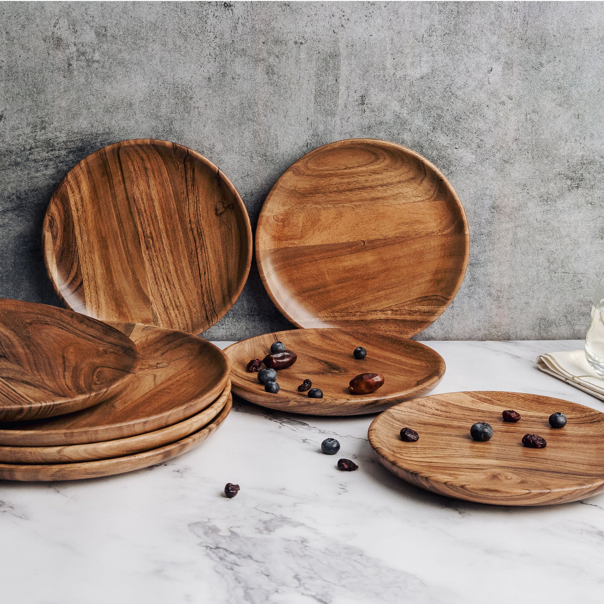 Dune Acacia Plates Set of 4 Small and 4 Large