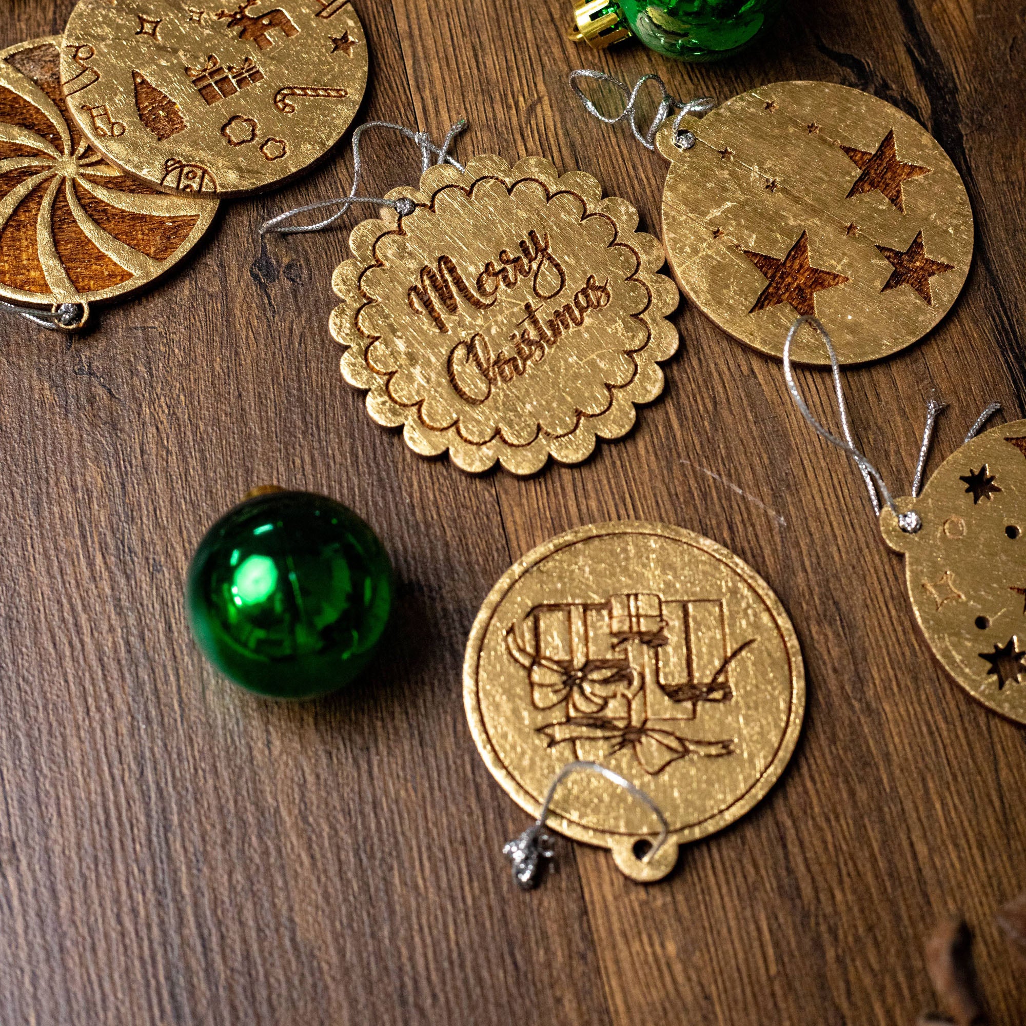 Round Baubles Onament Set