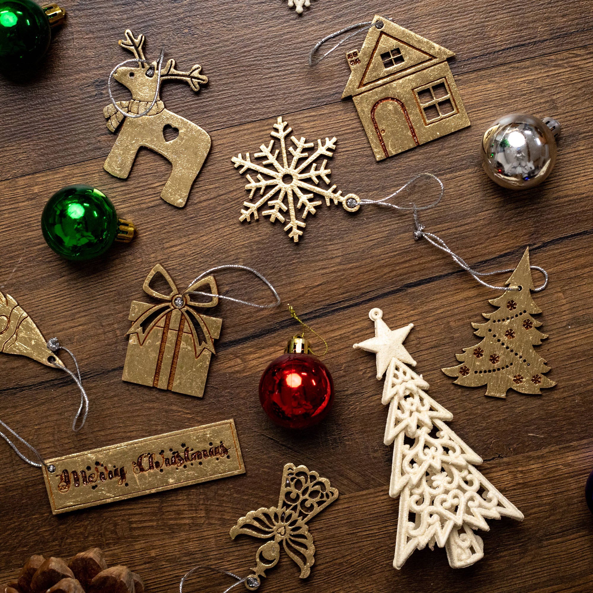 Merry Christmas Ornament Set