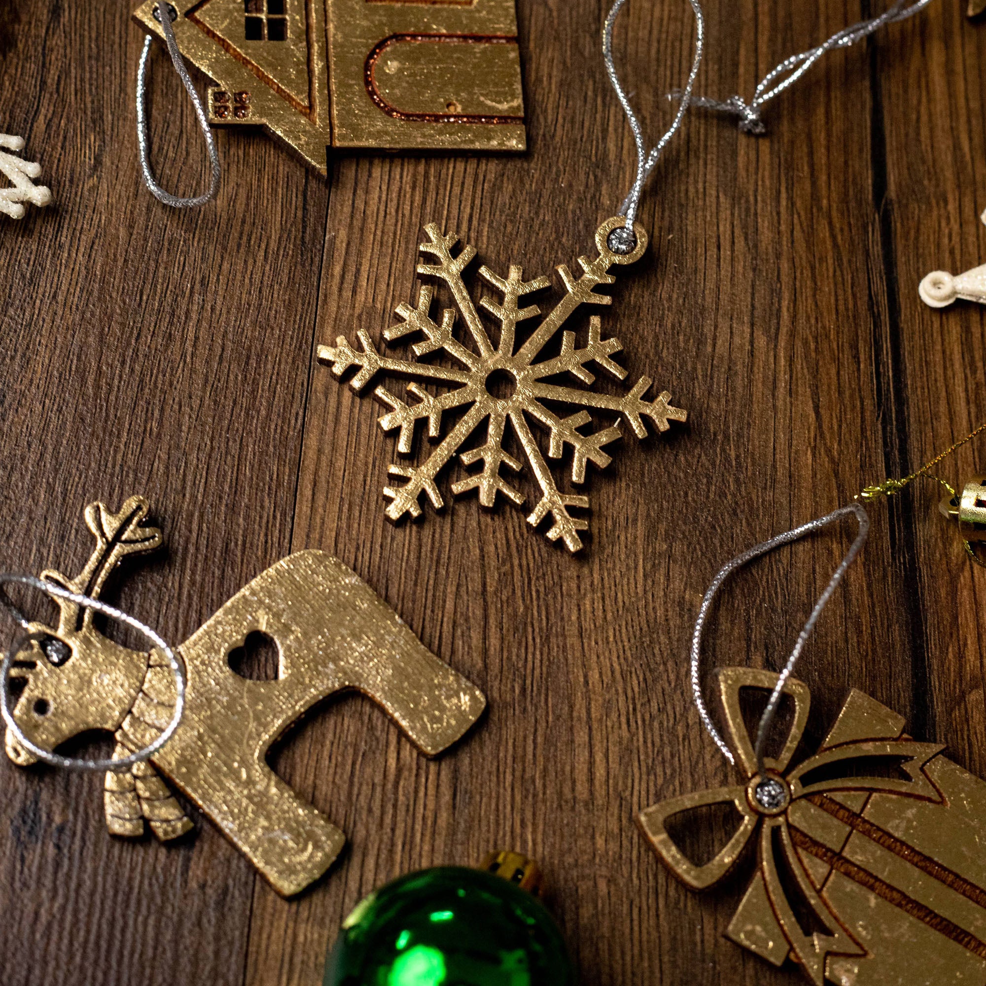 Merry Christmas Ornament Set