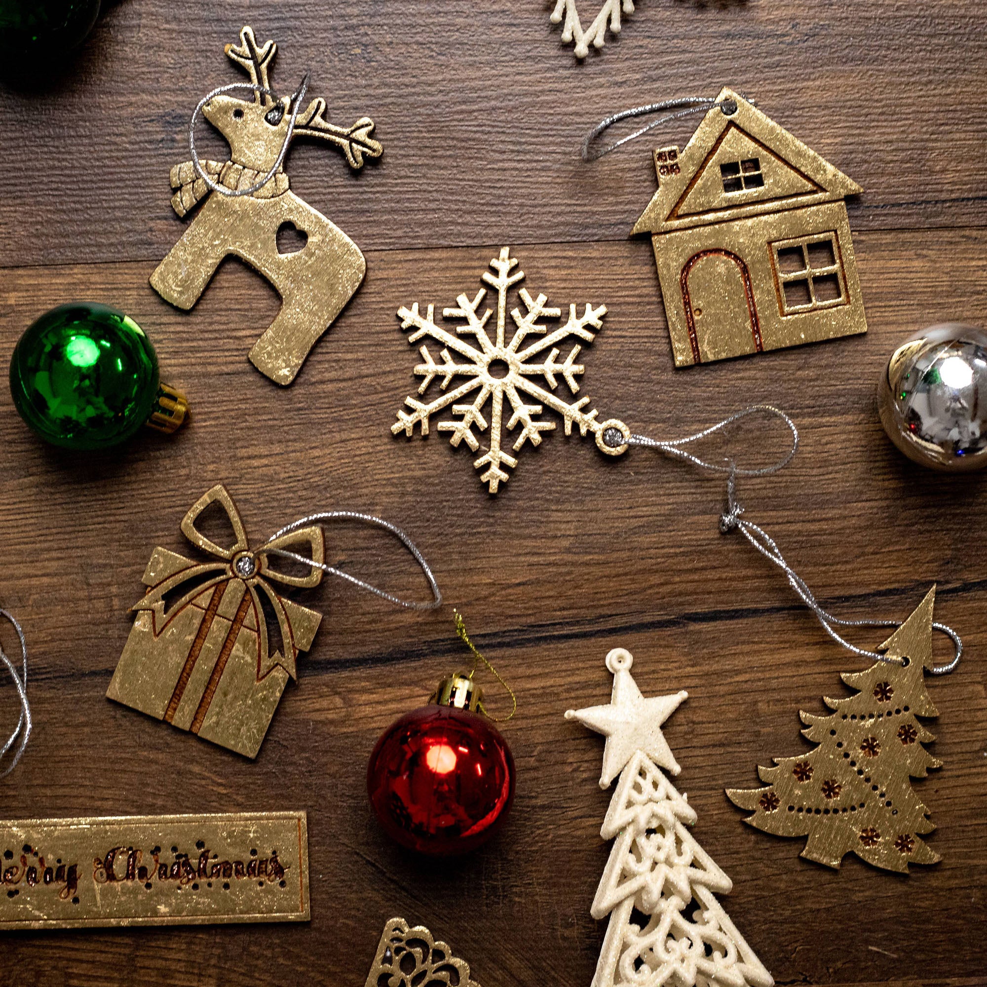 Merry Christmas Ornament Set