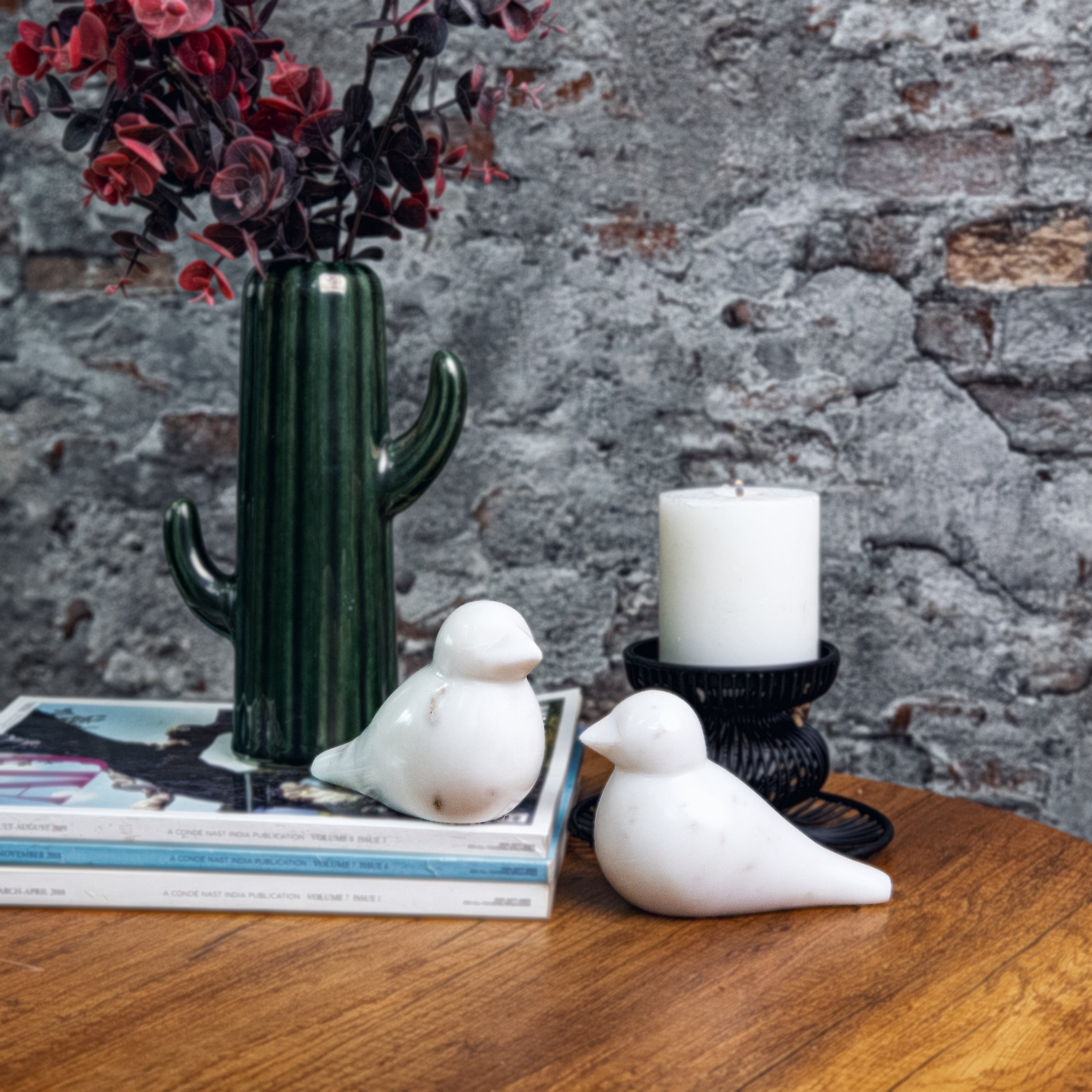 White Marble Bird Décor Accent