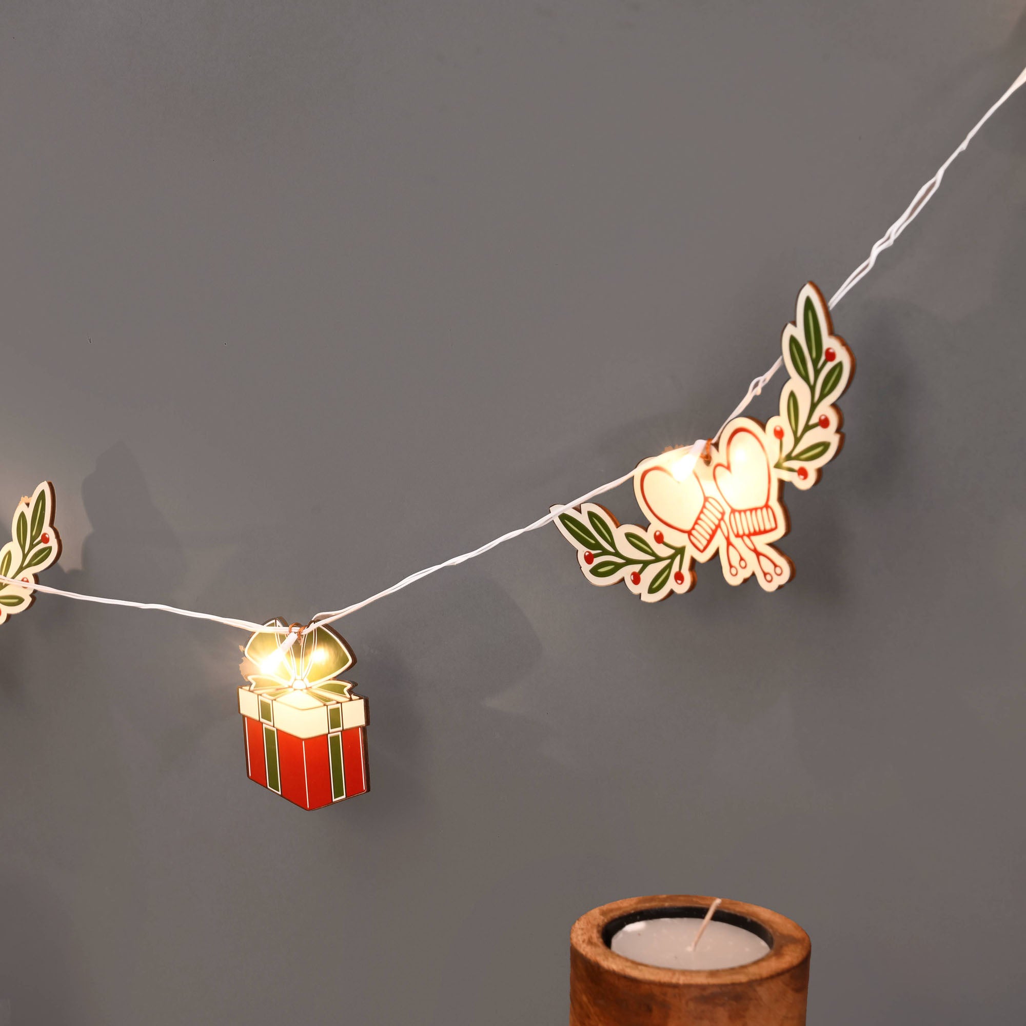Gift - Gloves Light Bunting