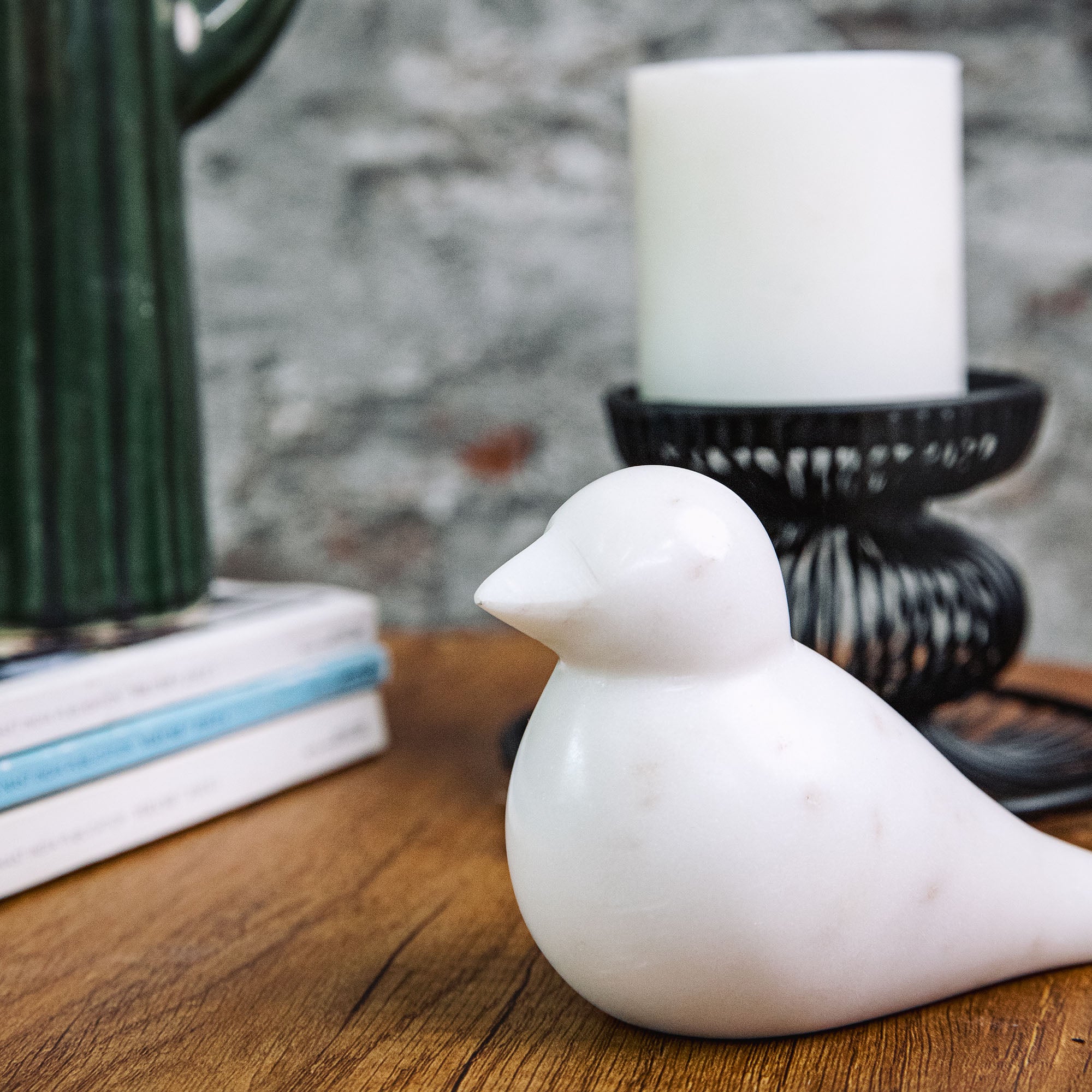 White Marble Bird Décor Accent