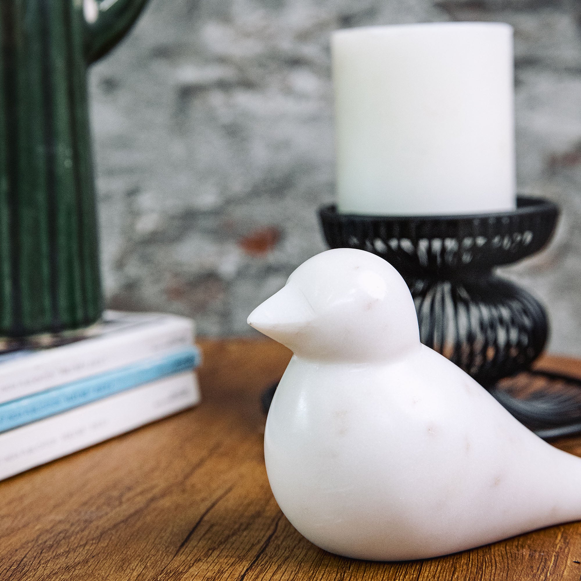 White Marble Bird Décor Accent