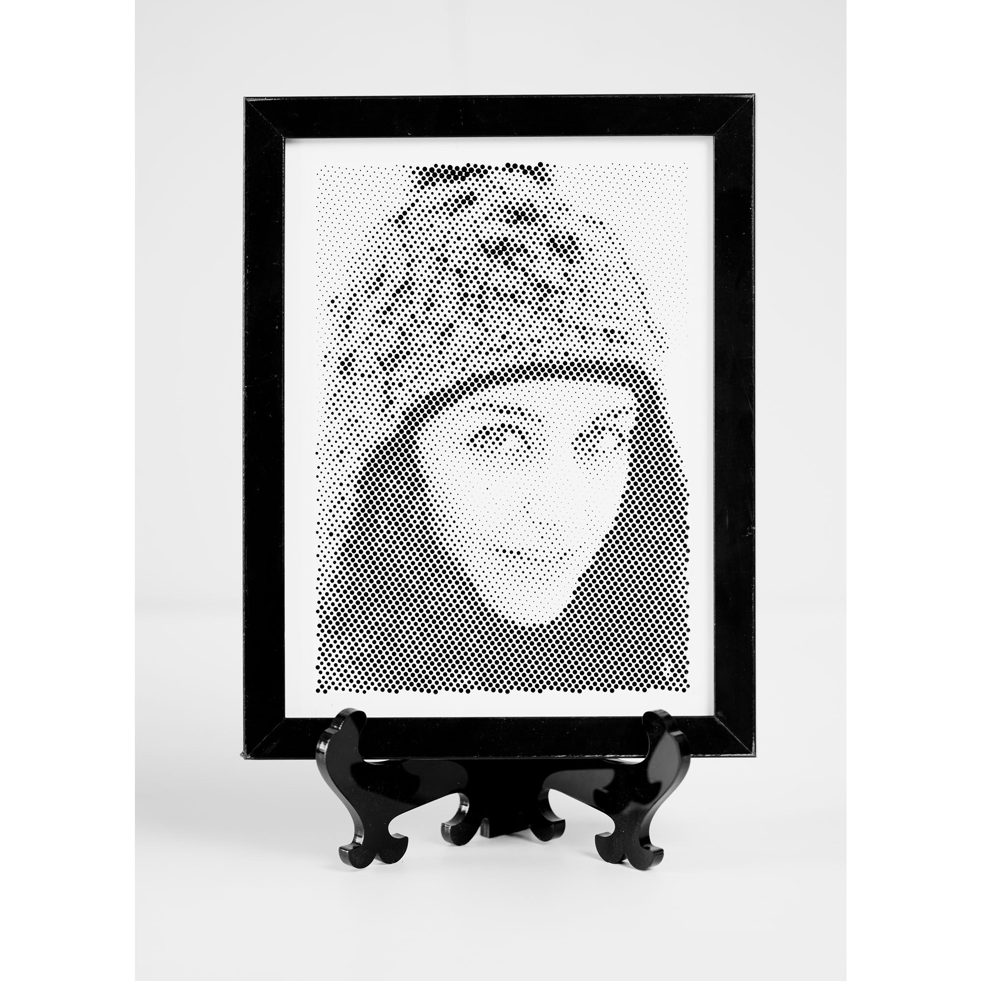 Black & White portrait with dotted/half-tone effect