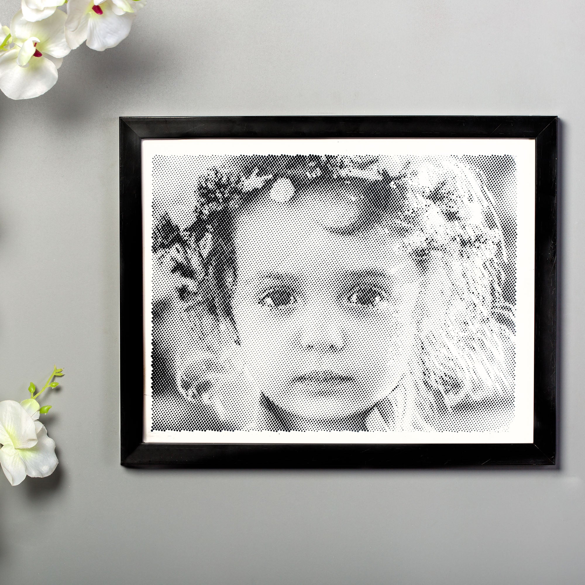 Black & White portrait with dotted/half-tone effect