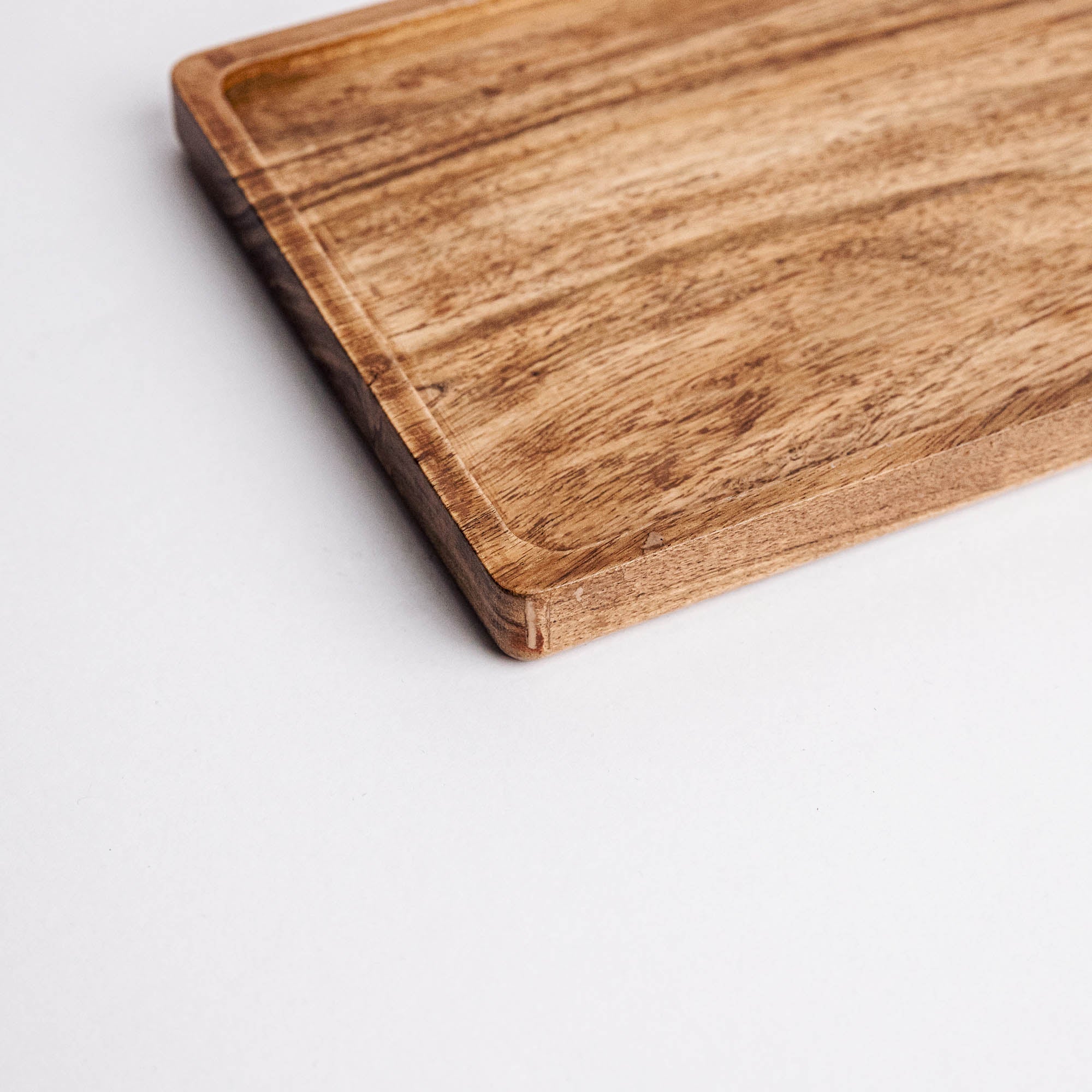 Dahlia Platter cum Serving Tray in Acacia Wood