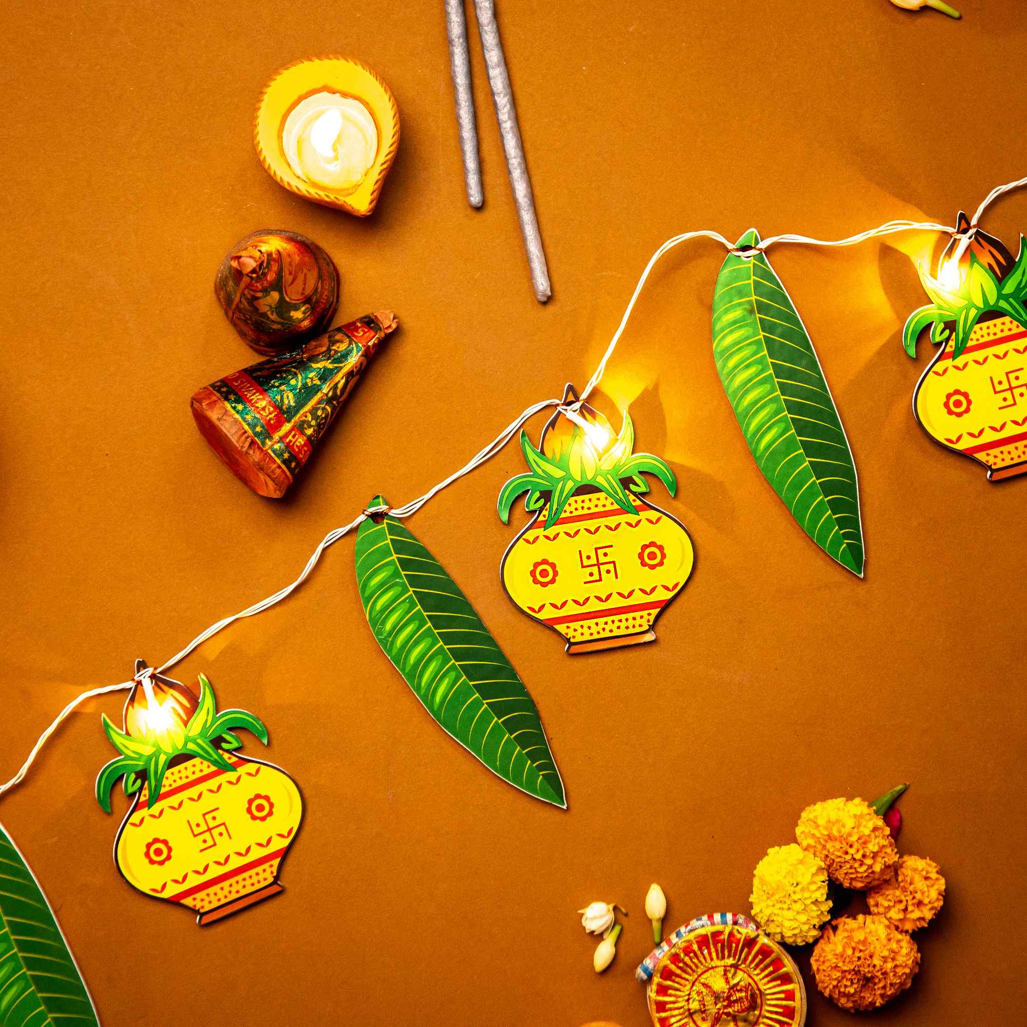 Kalash - Leaf Festive Light Bunting