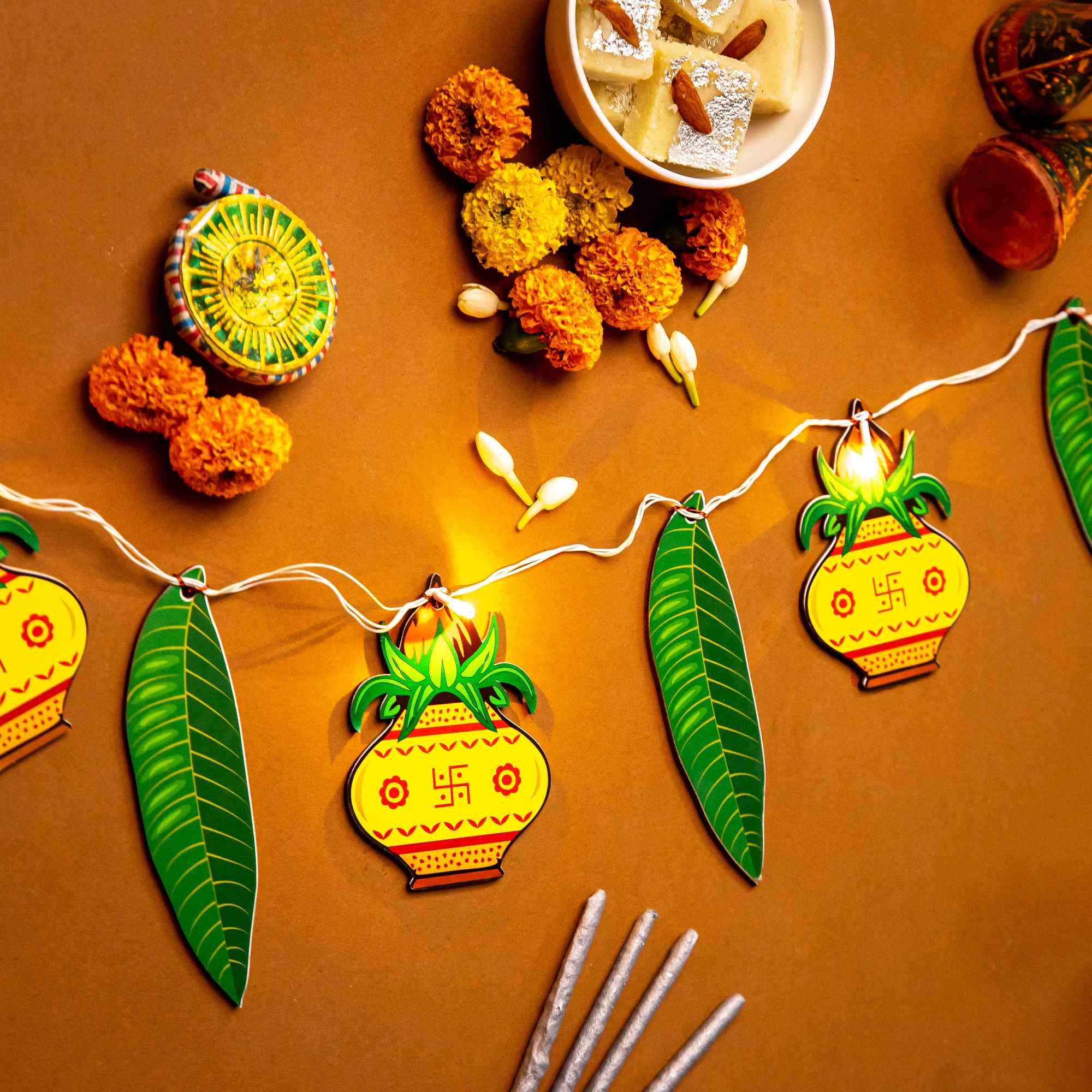 Kalash - Leaf Festive Light Bunting