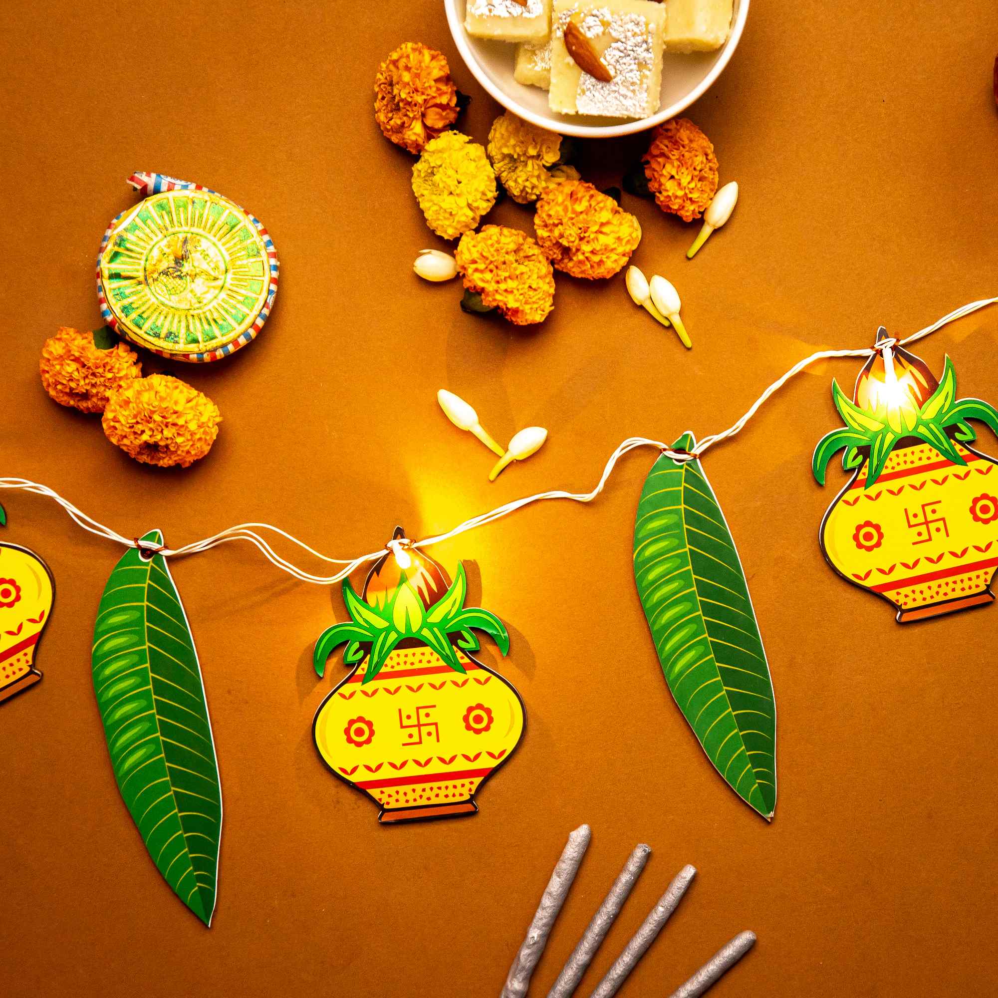 Kalash - Leaf Festive Light Bunting