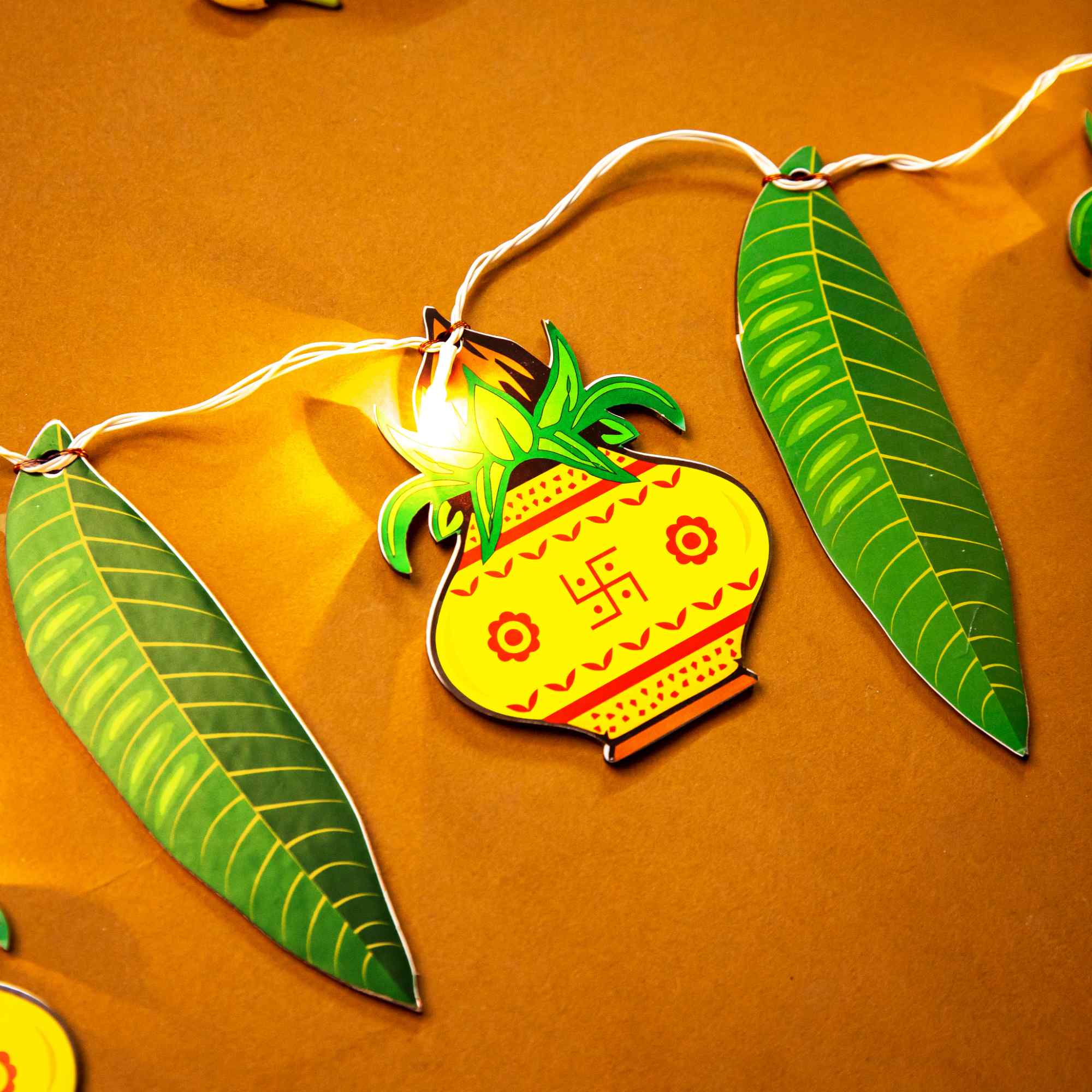 Kalash - Leaf Festive Light Bunting