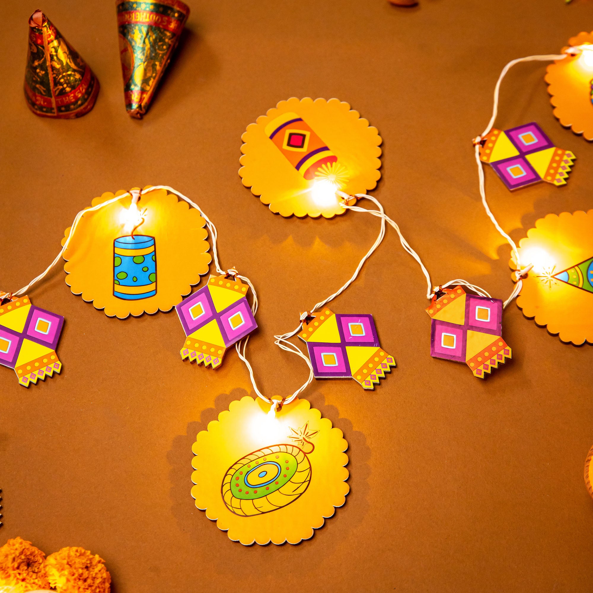 Crackers - Lantern Festive Light Bunting