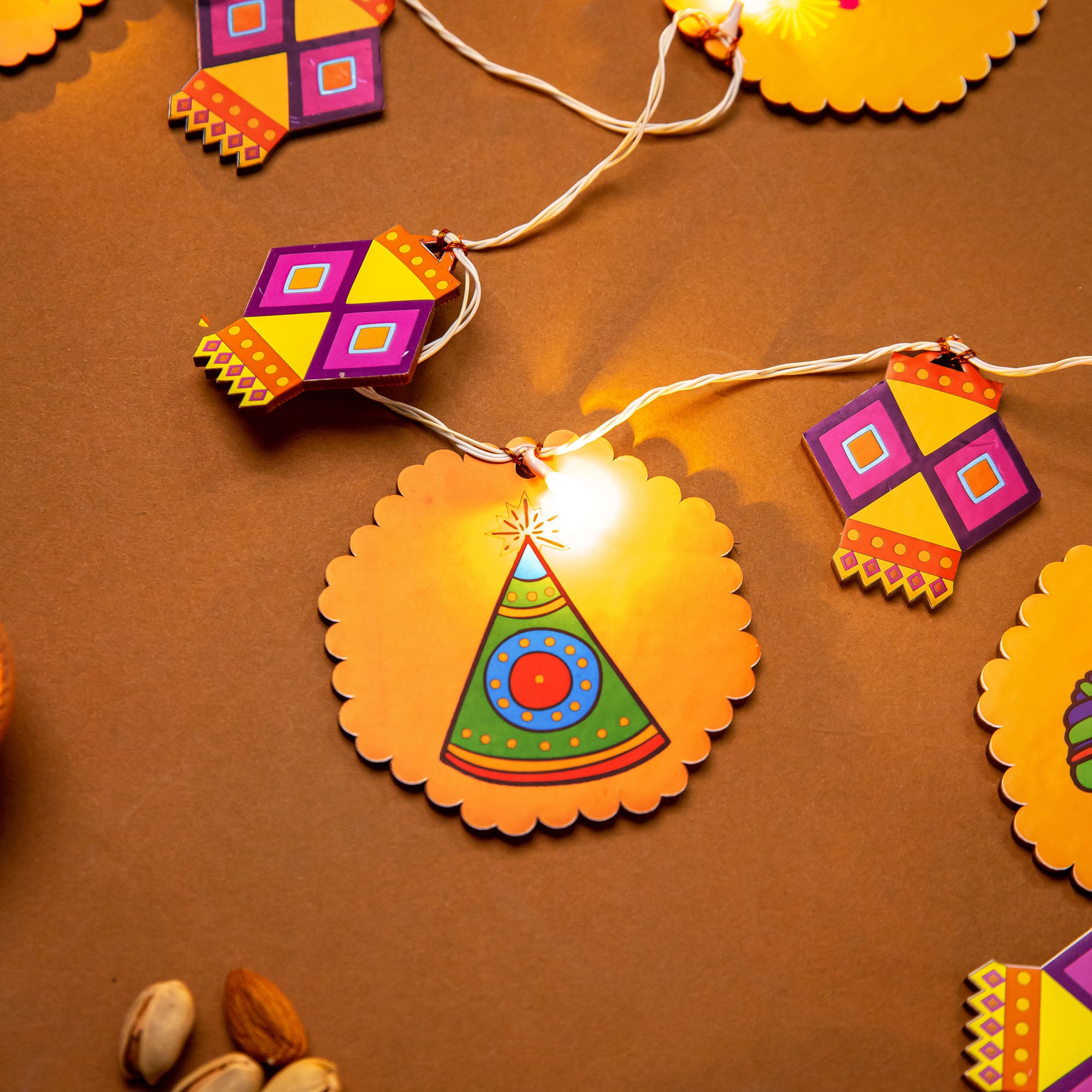 Crackers - Lantern Festive Light Bunting