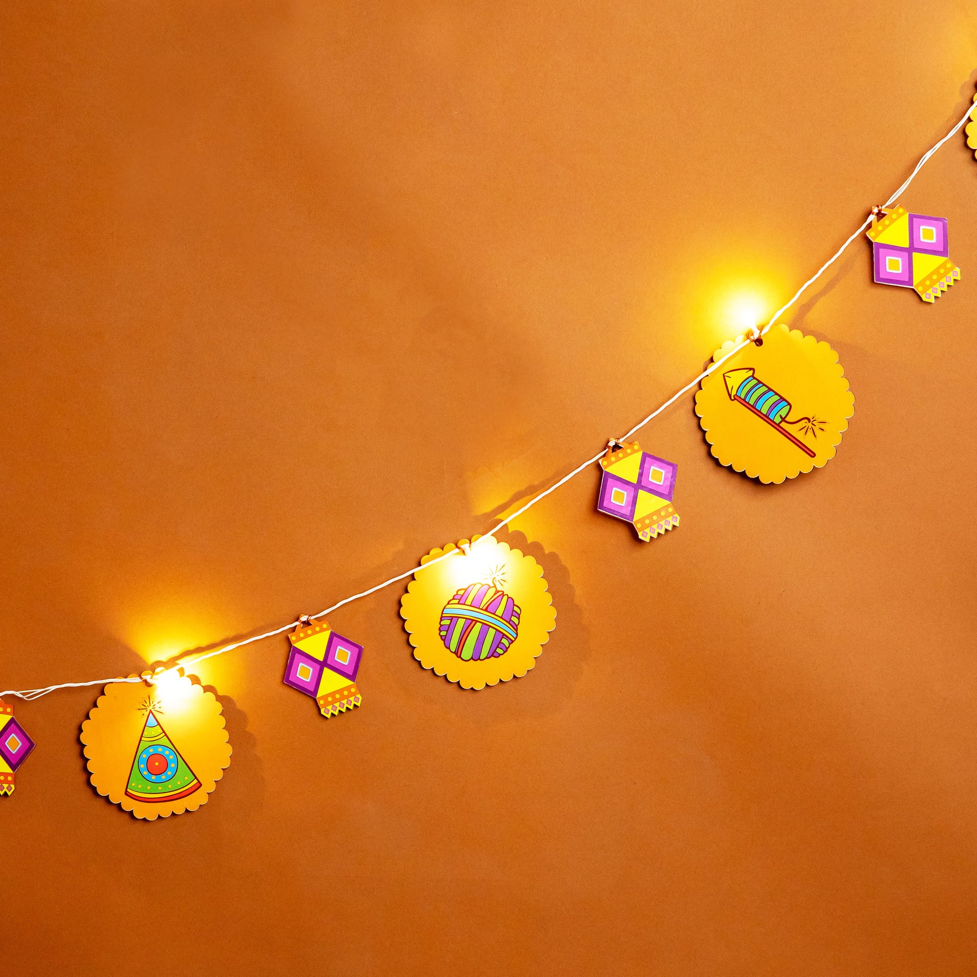 Crackers - Lantern Festive Light Bunting