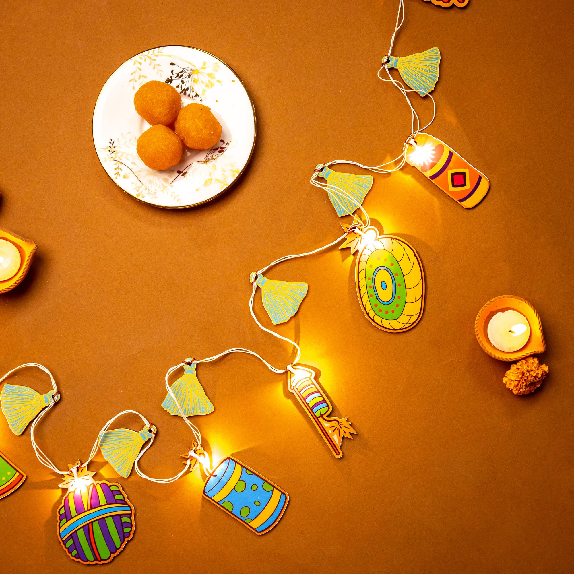 Crackers - Tassels Festive Light Bunting