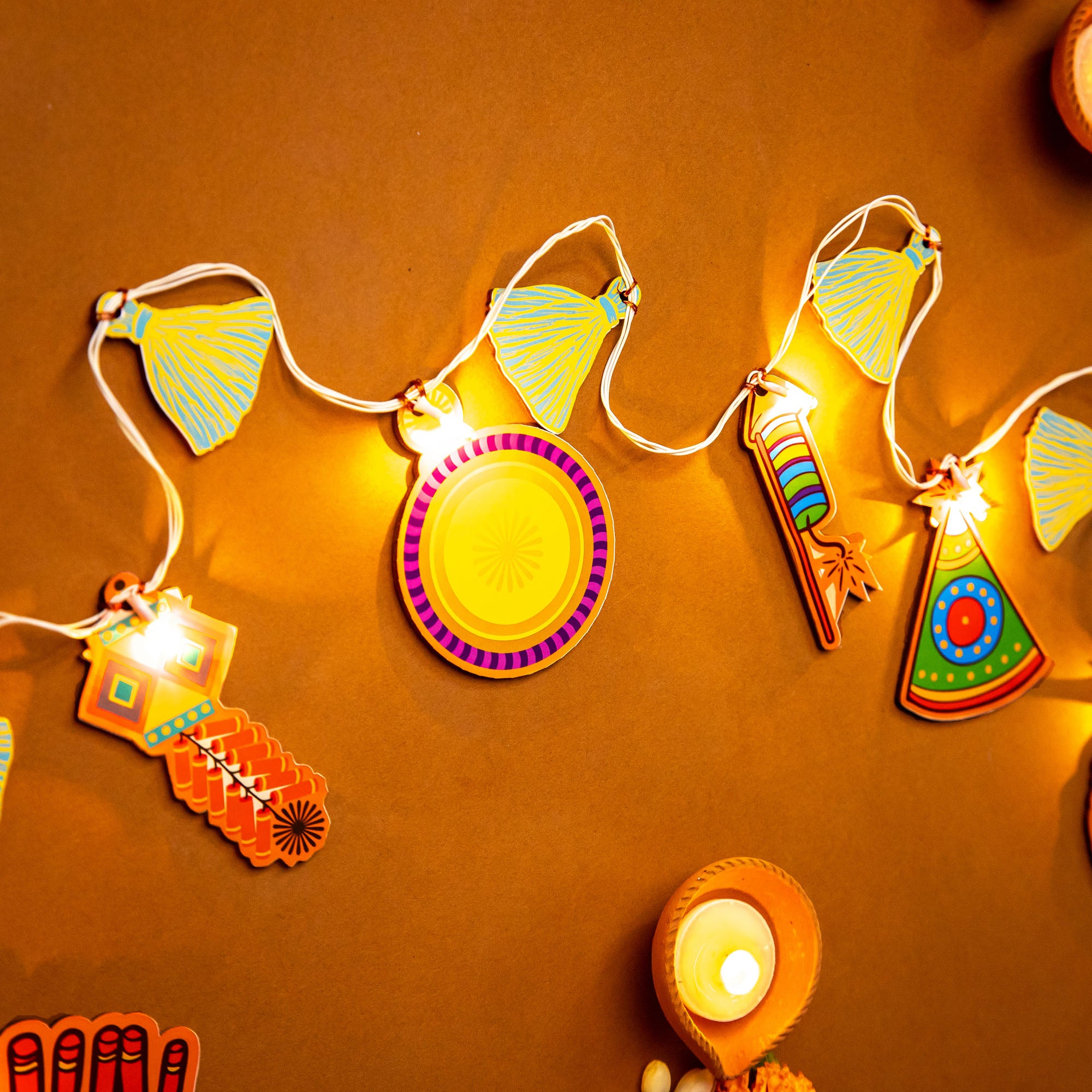 Crackers - Tassels Festive Light Bunting