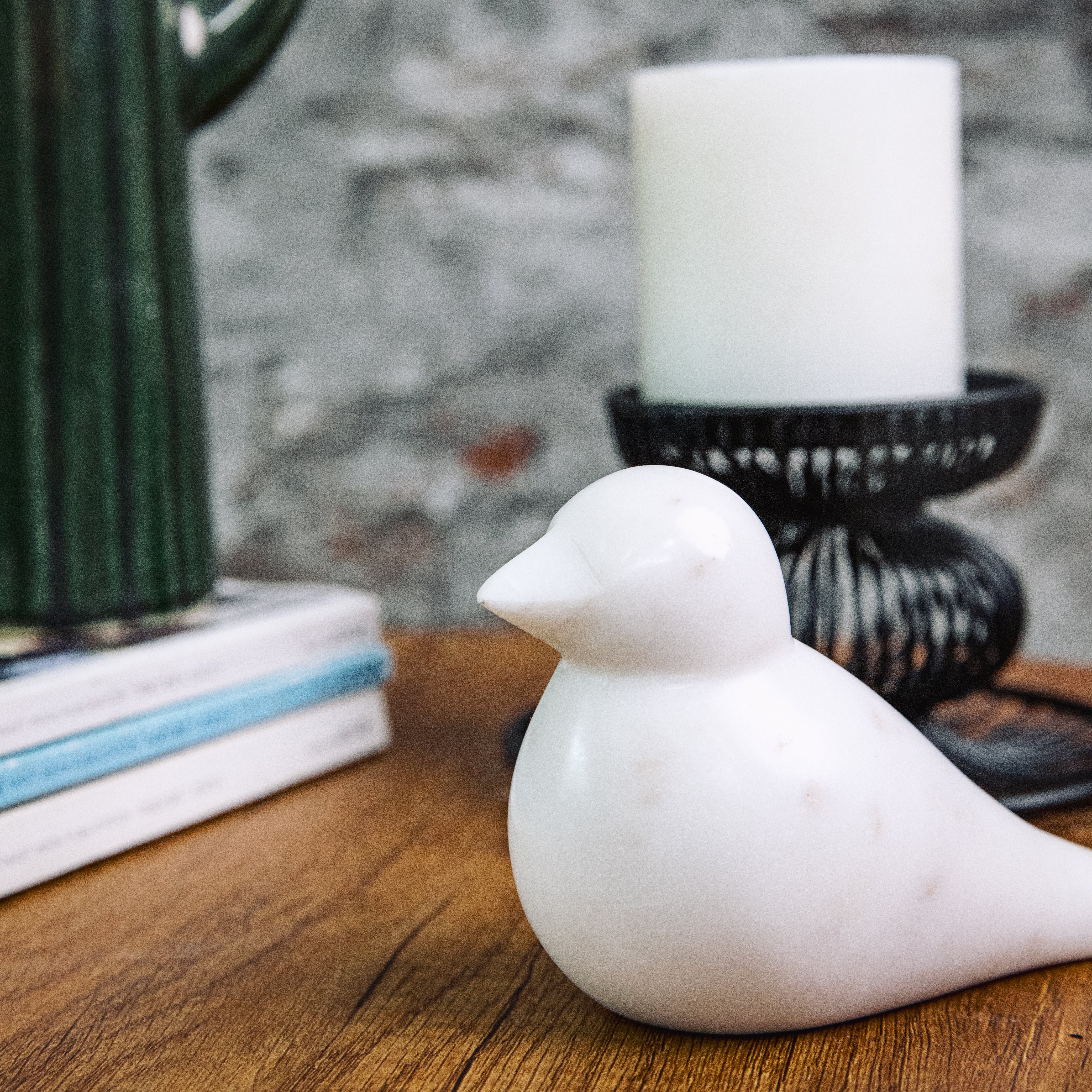 White Marble Bird Décor Accent