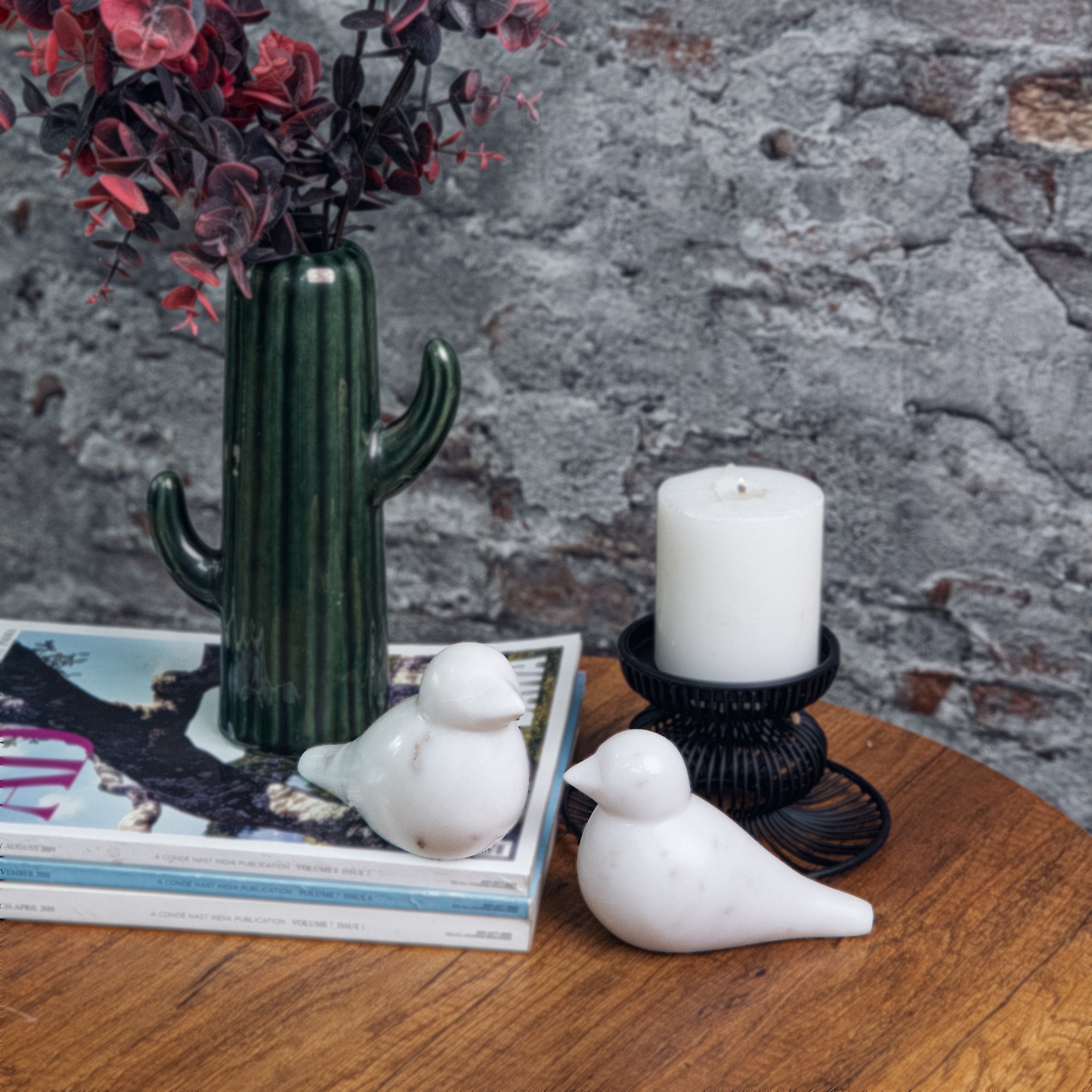 White Marble Bird Décor Accent